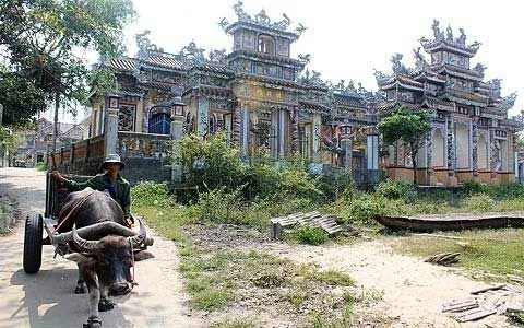 tombs, luxury, An Bang, Tay Ninh, shrine, Hanoi, cemetery