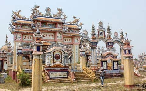 tombs, luxury, An Bang, Tay Ninh, shrine, Hanoi, cemetery