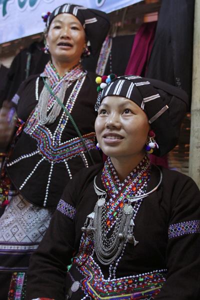 ethnic women, traditional costumes, beauty