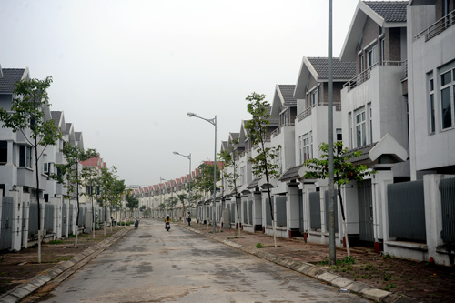 uninhabited house, ghost city, real estate, van phu, residential area, hanoi