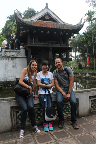 hanoi kids, free tour guide, volunteer, hanoi tour, foreign visitors