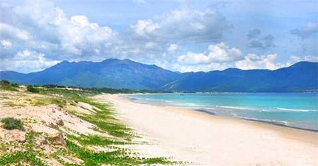 Vietnam, Cam Ranh bay, military base, port, tourism, real estate