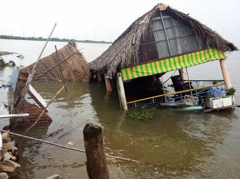 nha be river, landslide, collapse, hcm city