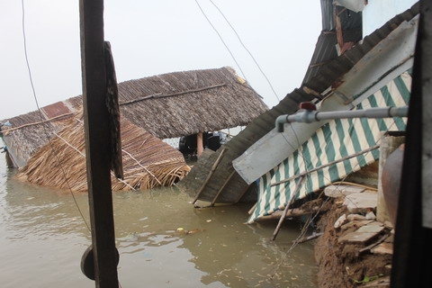 nha be river, landslide, collapse, hcm city