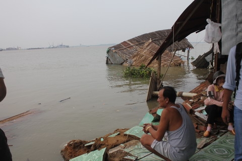 nha be river, landslide, collapse, hcm city