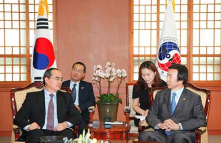 Viet Nam, S Korea, defence ties with Philippines, ASEAN–China trade discussions