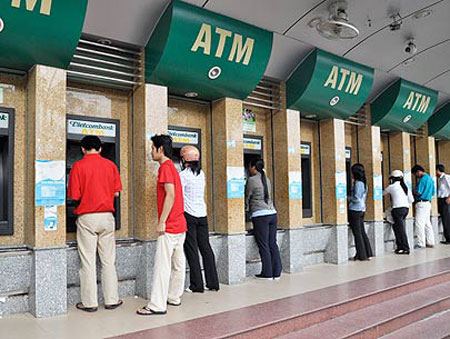 ATM, Vietcombank,  SBV,  fee, interest rate