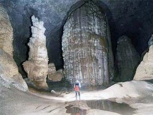 son doong, cave, tourists, hcm city, airlines