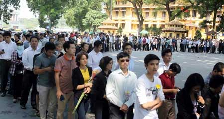 General Vo Nguyen Giap, mourners, house at 30 Hoang Dieu Street, General’s family