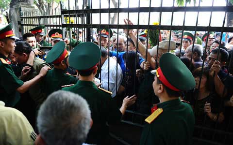 General Vo Nguyen Giap, mourners, house at 30 Hoang Dieu Street, General’s family