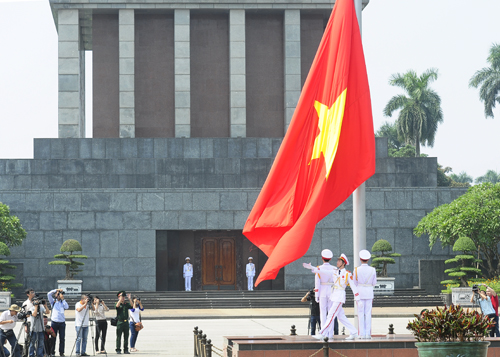 vo nguyen giap, flag at half mast, state funeral