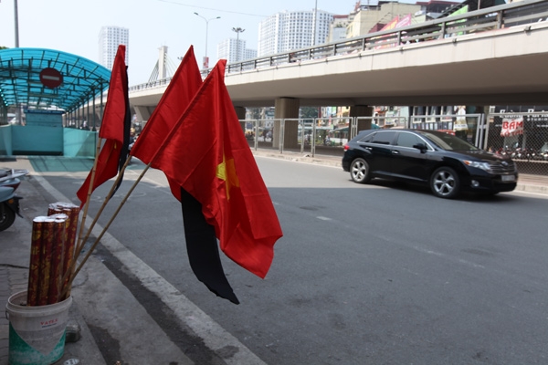 vo nguyen giap, flag at half mast, state funeral