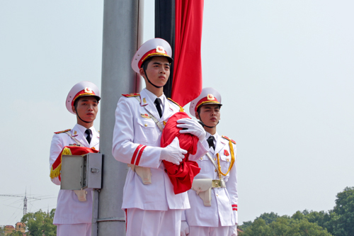 vo nguyen giap, flag at half mast, state funeral