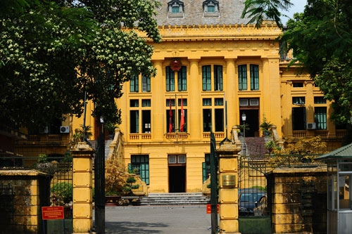 vo nguyen giap, flag at half mast, state funeral