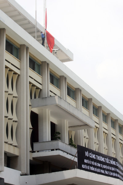 vo nguyen giap, flag at half mast, state funeral