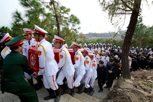 us reporter, vo nguyen giap, dien bien, funeral, quang binh, Catherine Karnow