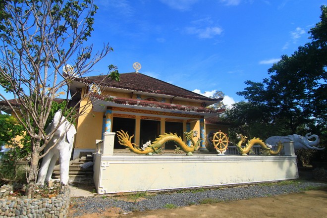 shell temple, tu van temple, cam ranh, pagoda made of shells