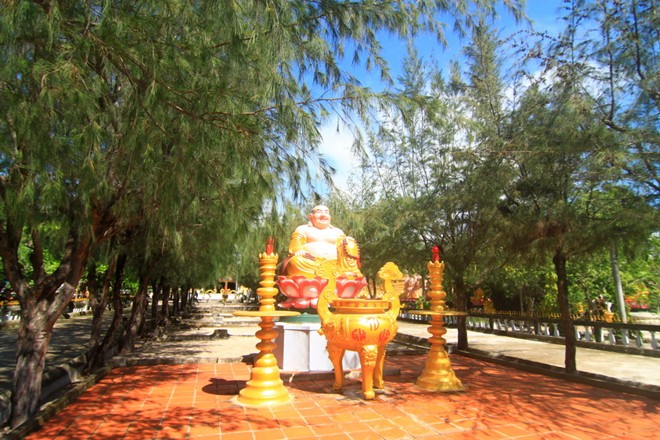 shell temple, tu van temple, cam ranh, pagoda made of shells