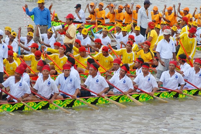 Khmer boat racing, ngo boat, soc trang