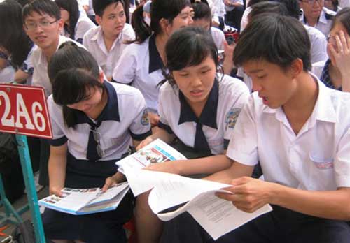 Vietnamese students, HCM City, choosing careers