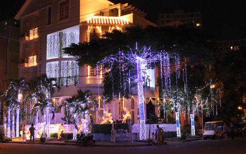 phu my hung, christmas, saigon, the rich, decoration