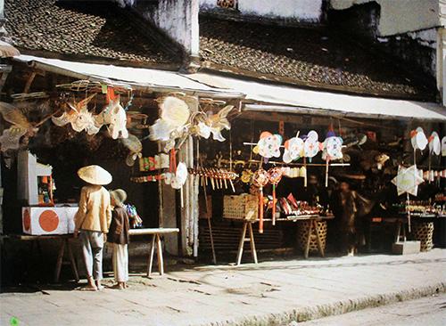 hanoi, first color photos, leon busy, french photographer