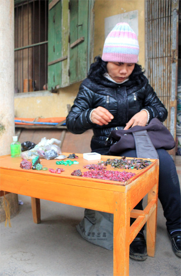 luc yen gem market, ruby, quatz, gemstone