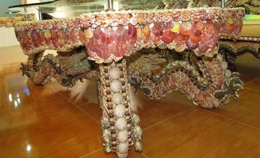 furniture made of shells, sea shells, teaset, talbe and chairs