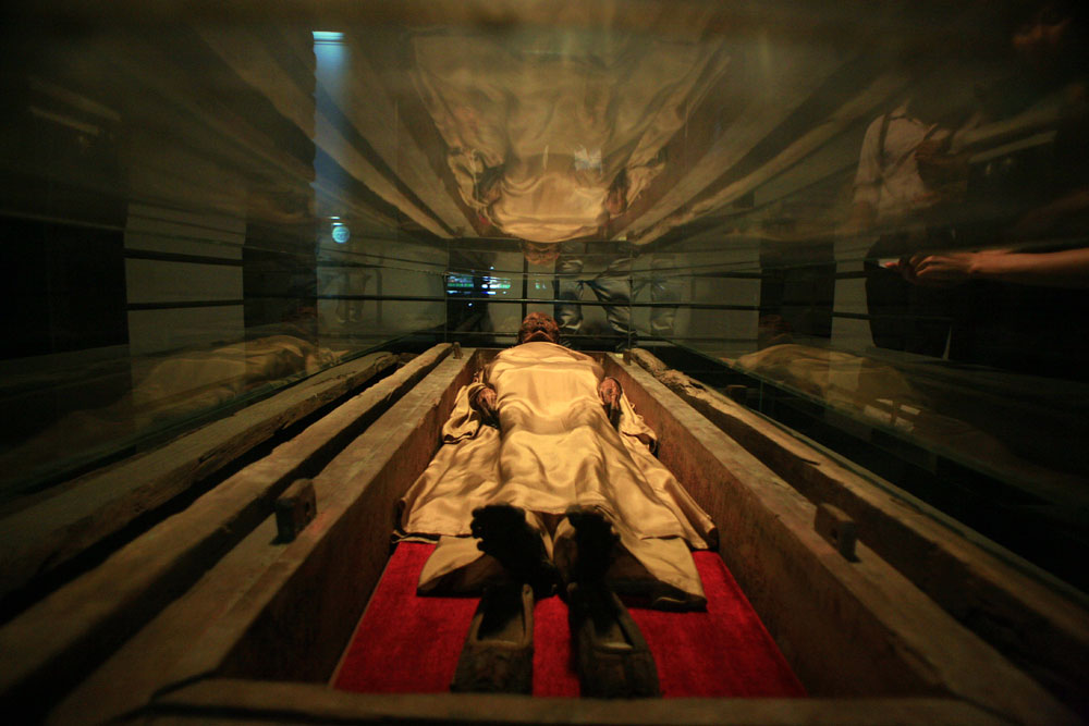 mummy, vietnamese mummy, felale artistocrat