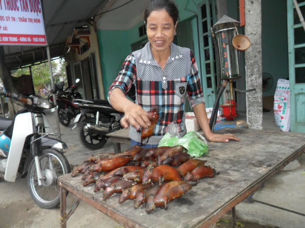 rat hunters, rat hunting, field mice, Kim Trung, rat meat