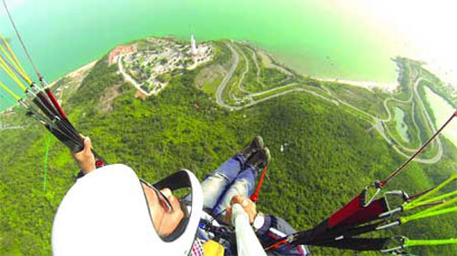 Da Nang, paragliding clubs, Mount Fansipan, Son Tra Mountain