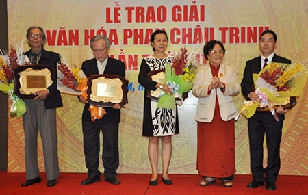 Phan Chau Trinh awards, Stamp designing contest, flea market, HTV