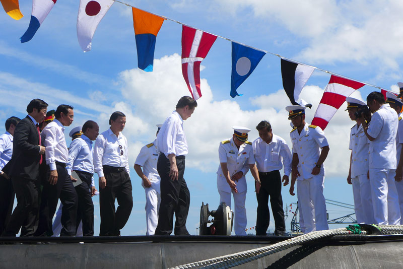 flag-raising ceremony, submarines, kilo, Cam Ranh