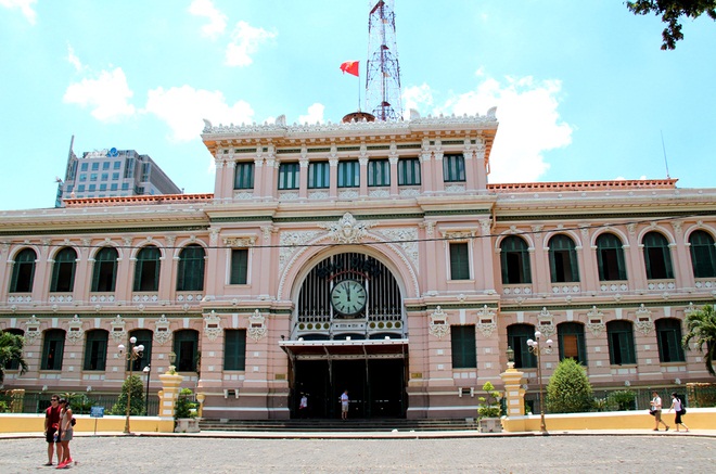 Saigon, HCM City, outstanding architecture, French style, Ben Thanh Market