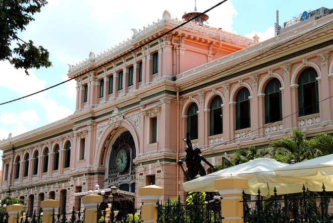 Saigon, HCM City, outstanding architecture, French style, Ben Thanh Market