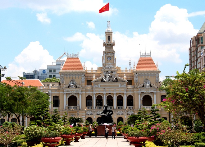 Saigon, HCM City, outstanding architecture, French style, Ben Thanh Market