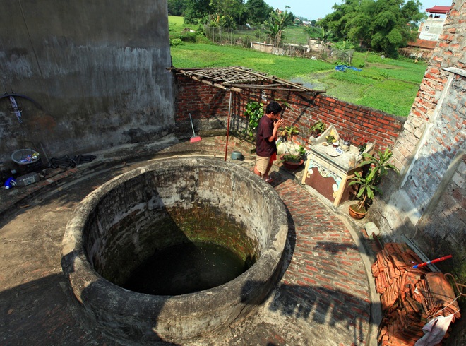 ancient wells, duong lam, hanoi