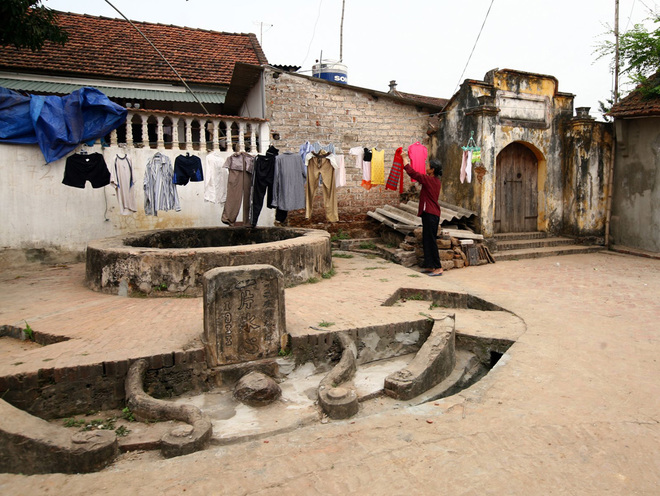 ancient wells, duong lam, hanoi