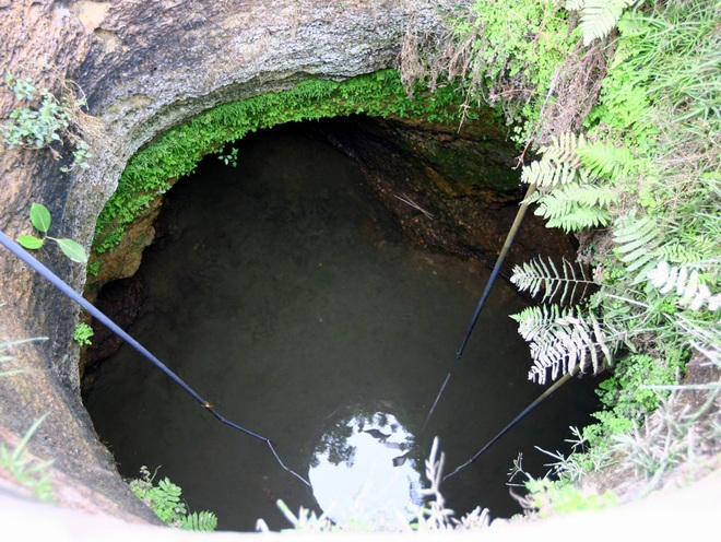 ancient wells, duong lam, hanoi