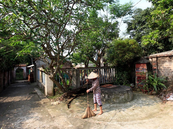 ancient wells, duong lam, hanoi