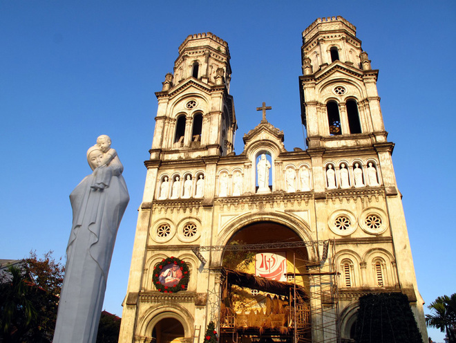 churches, hanoi