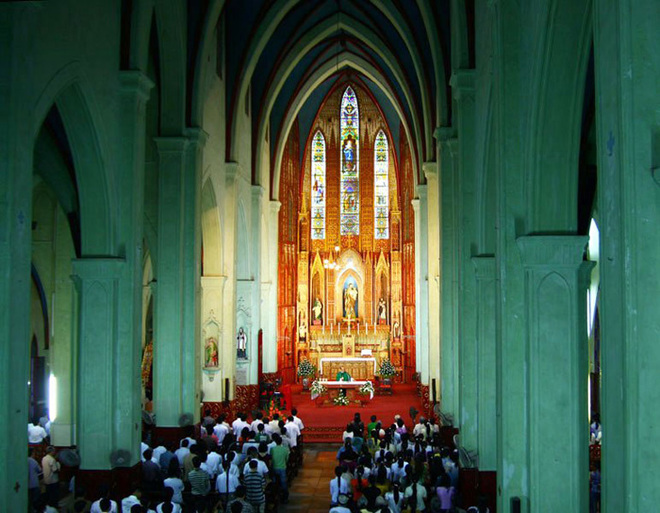 churches, hanoi