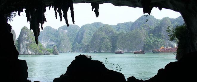 Ha Long Bay, islands