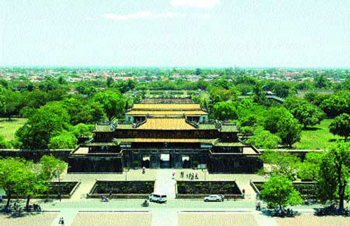 East Sea, Nguyen-era documents, Emperor Gia Long, Hue's royal culture