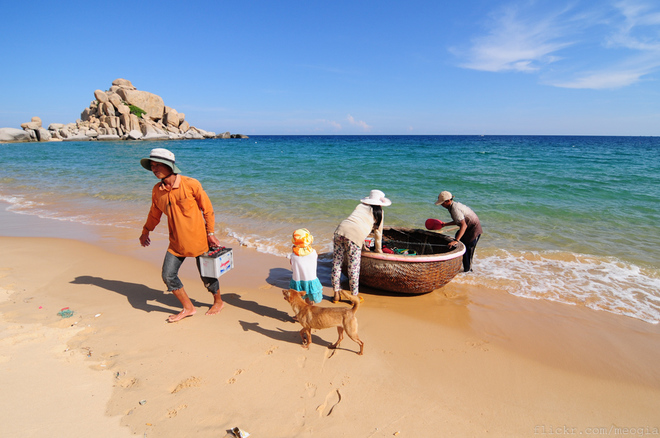 mui dinh, lighthouse