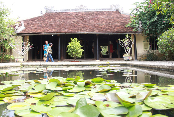 Ancient wooden house, An Hien house, Hue, nha ruong