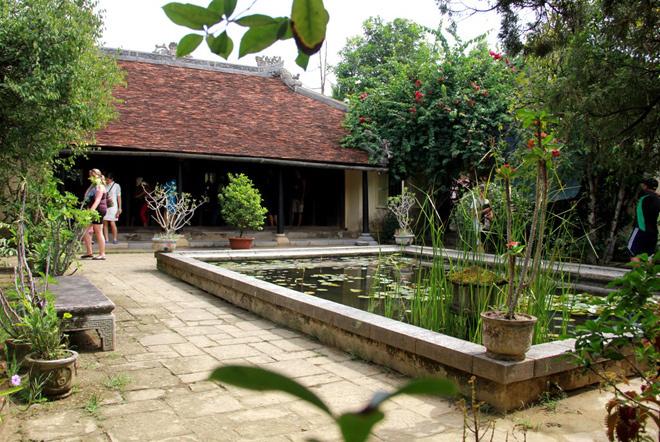 Ancient wooden house, An Hien house, Hue, nha ruong