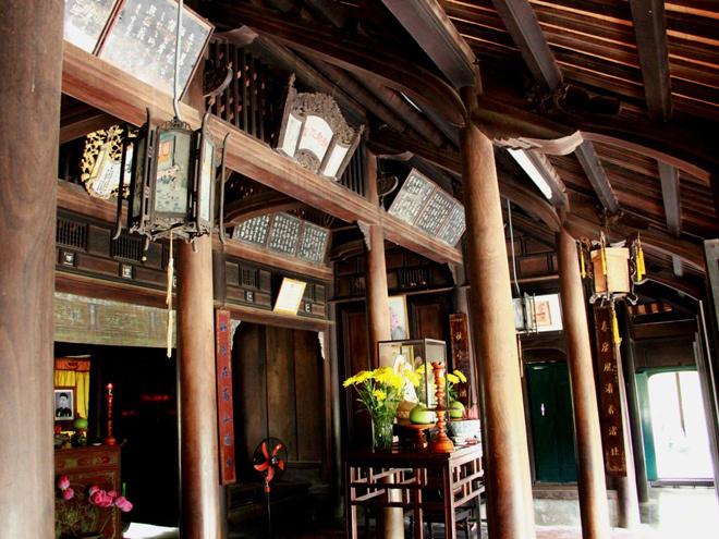 Ancient wooden house, An Hien house, Hue, nha ruong