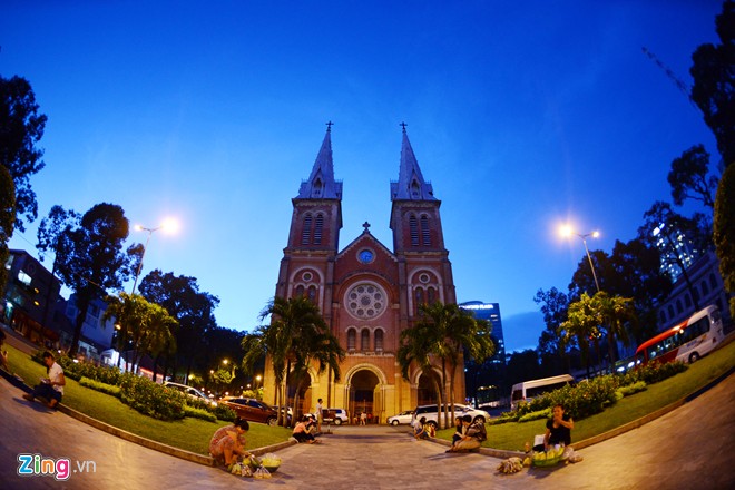 Saigon Notre Dame Basilica,  flying camera