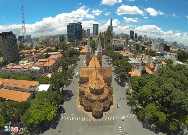 Saigon Notre Dame Basilica,  flying camera